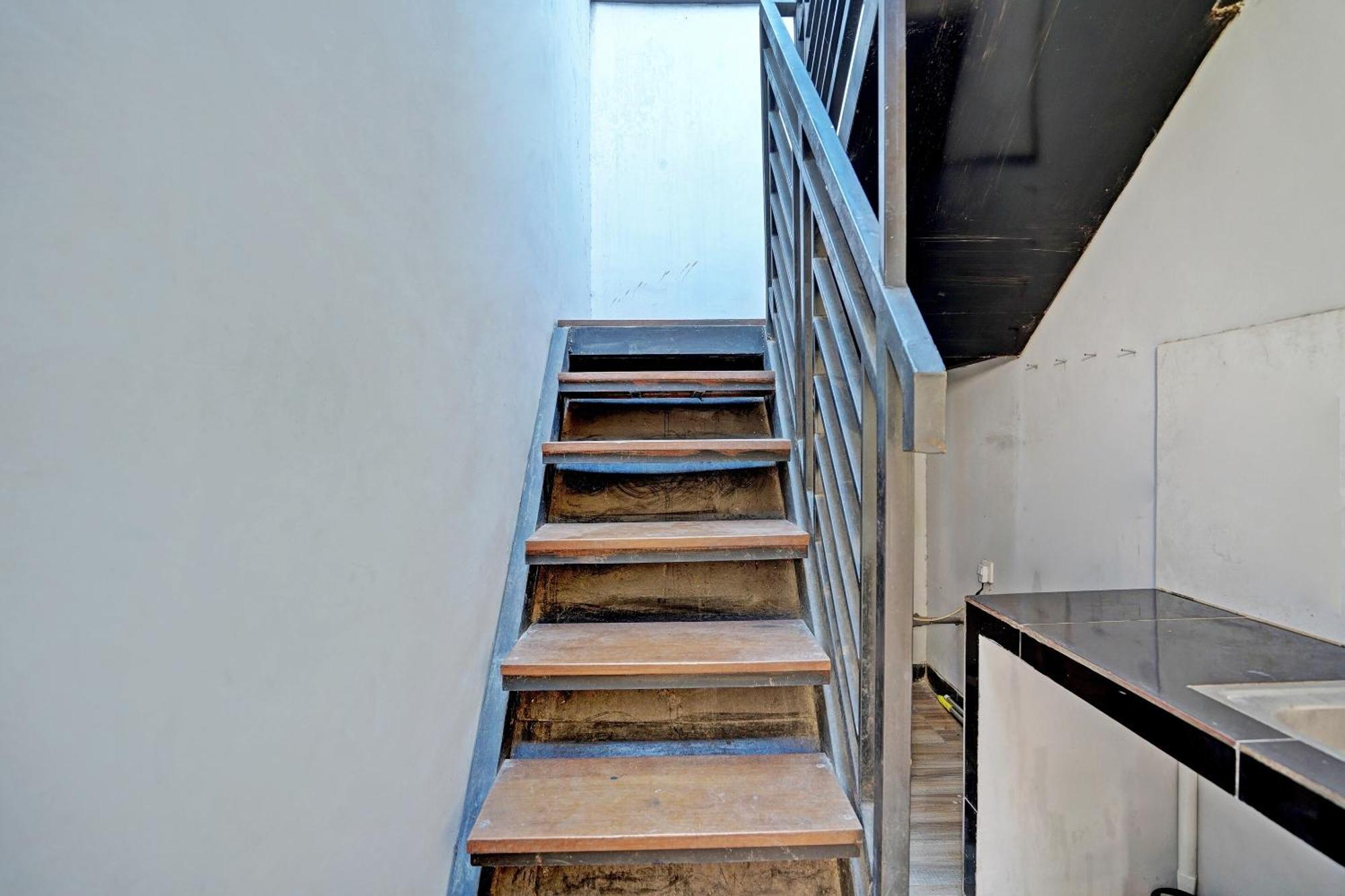 Oyo Life 91866 Paradise Ok Kost Syariah Mojokerto Esterno foto