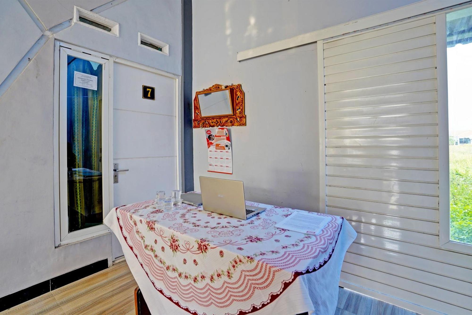 Oyo Life 91866 Paradise Ok Kost Syariah Mojokerto Esterno foto