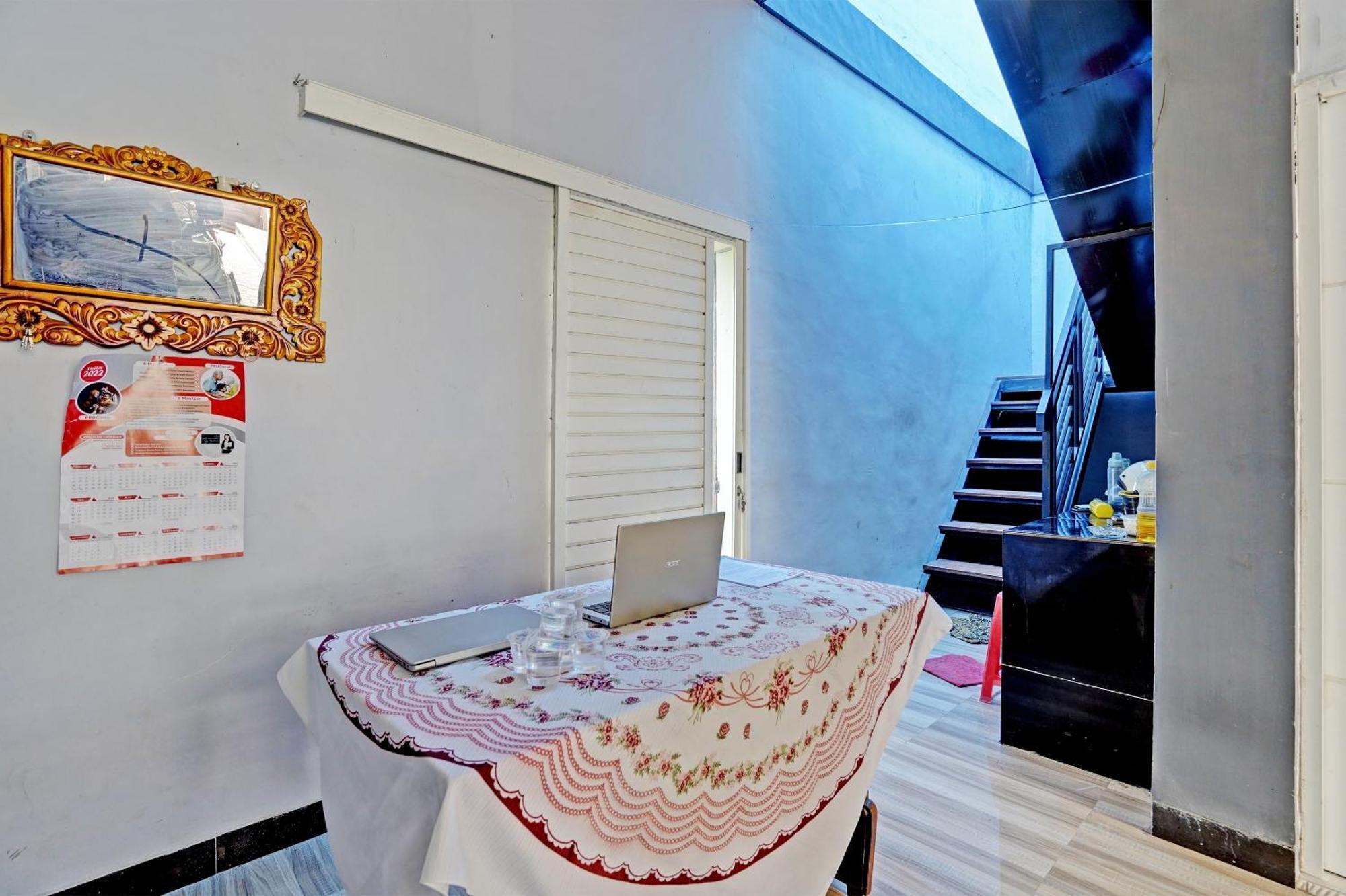Oyo Life 91866 Paradise Ok Kost Syariah Mojokerto Esterno foto